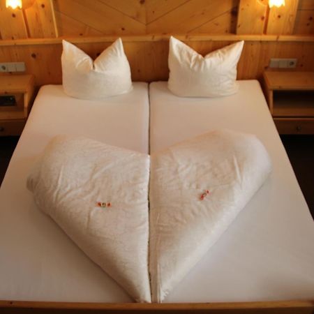 Hotel Garni Apart Elfriede Fiss Habitación foto
