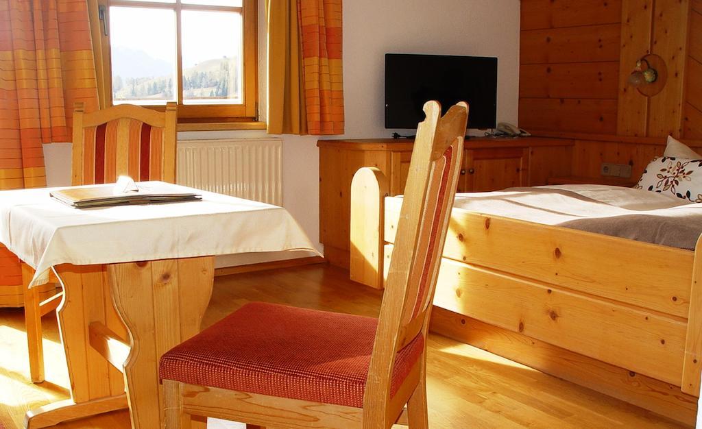 Hotel Garni Apart Elfriede Fiss Habitación foto